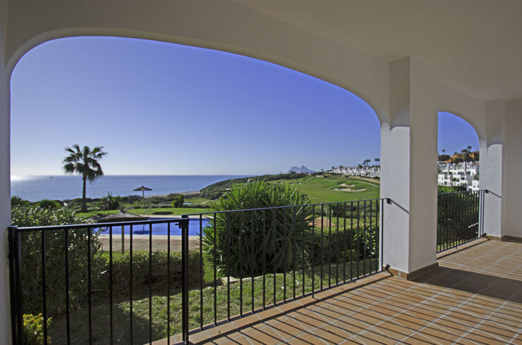 Frontline Links Golf and Sea Apartment, Alcaidesa- Ref.764